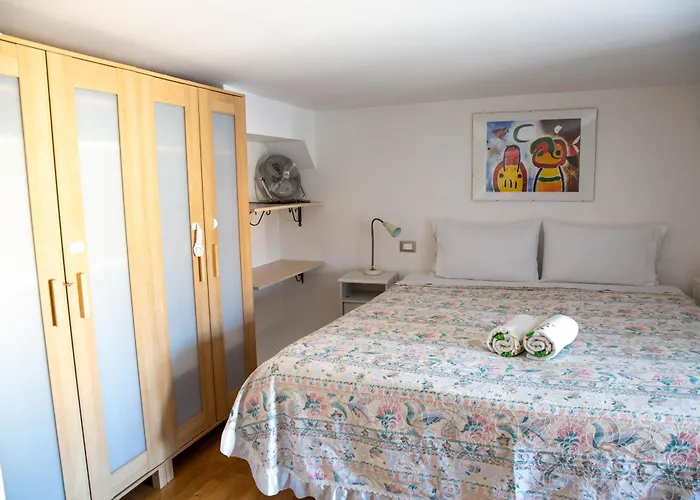 Porta Galliera Apartment